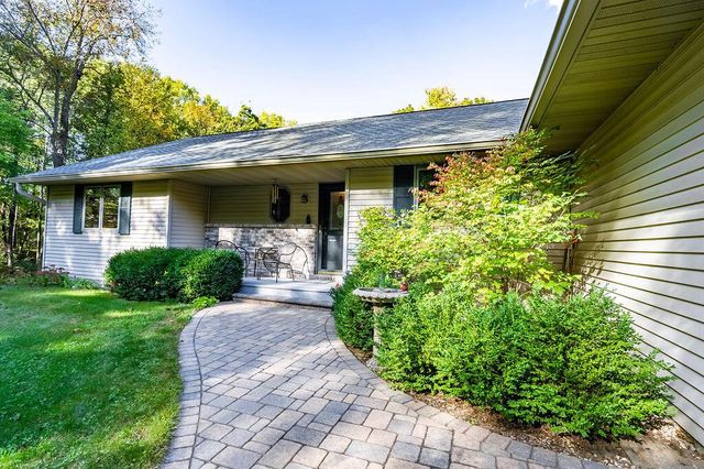 W6616 County Road V, Holmen, WI 54636