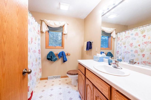 W6616 County Road V, Holmen, WI 54636