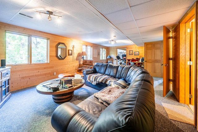 W6616 County Road V, Holmen, WI 54636