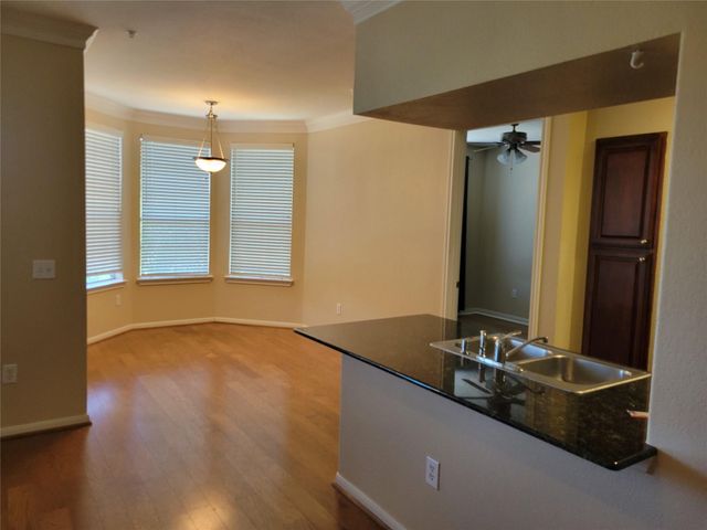 7575 Kirby Drive 1211, Houston, TX 77030