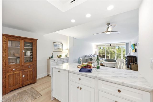 3 Bluebill AVE 303, Naples, FL 34108