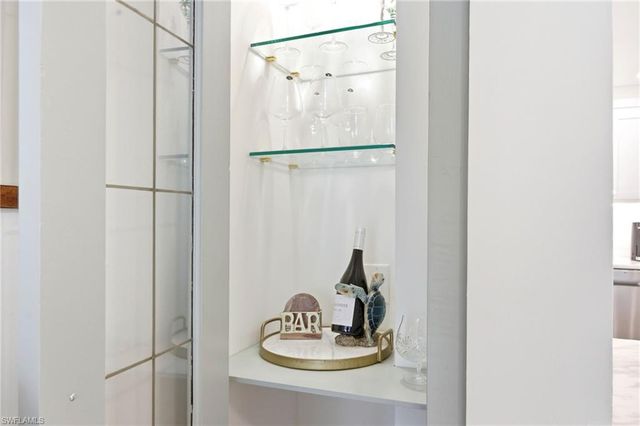 3 Bluebill AVE 303, Naples, FL 34108