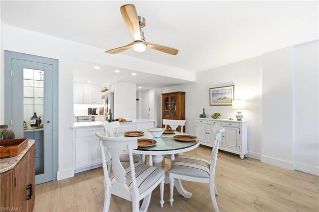 3 Bluebill AVE 303, Naples, FL 34108