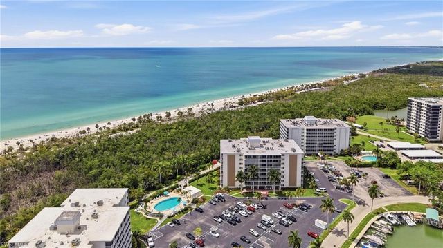3 Bluebill AVE 303, Naples, FL 34108