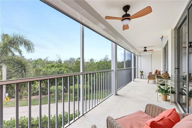 3 Bluebill AVE 303, Naples, FL 34108
