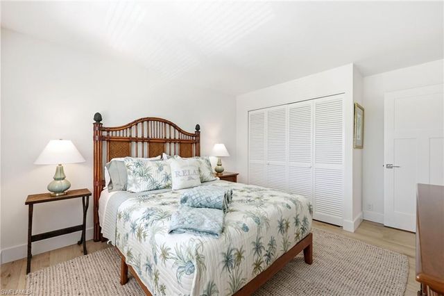 3 Bluebill AVE 303, Naples, FL 34108