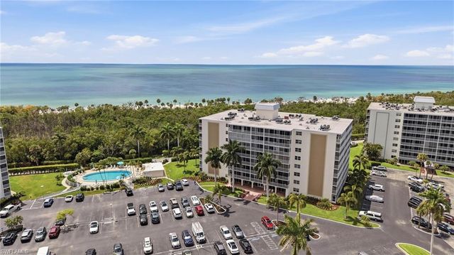 3 Bluebill AVE 303, Naples, FL 34108