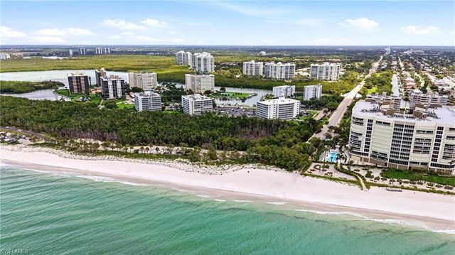 3 Bluebill AVE 303, Naples, FL 34108