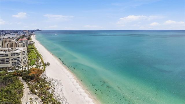 3 Bluebill AVE 303, Naples, FL 34108