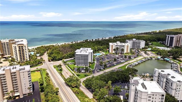 3 Bluebill AVE 303, Naples, FL 34108