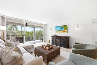 3 Bluebill AVE 303, Naples, FL 34108