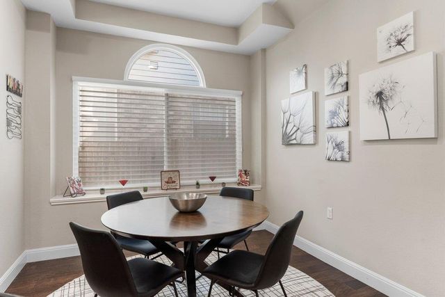 6913 Auckland DR, Austin, TX 78749