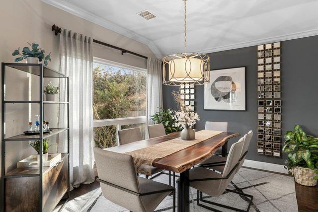 6913 Auckland DR, Austin, TX 78749