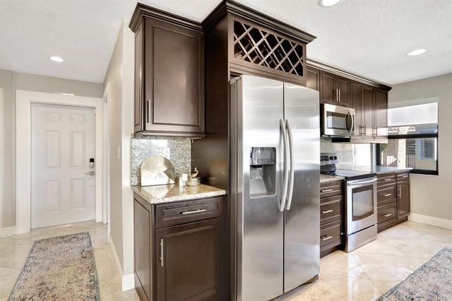 6646 Villa Sonrisa Drive 520, Boca Raton, FL 33433