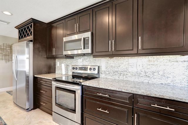 6646 Villa Sonrisa Drive 520, Boca Raton, FL 33433