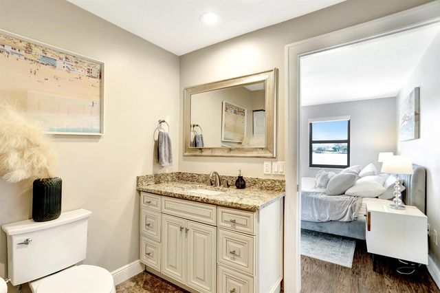 6646 Villa Sonrisa Drive 520, Boca Raton, FL 33433