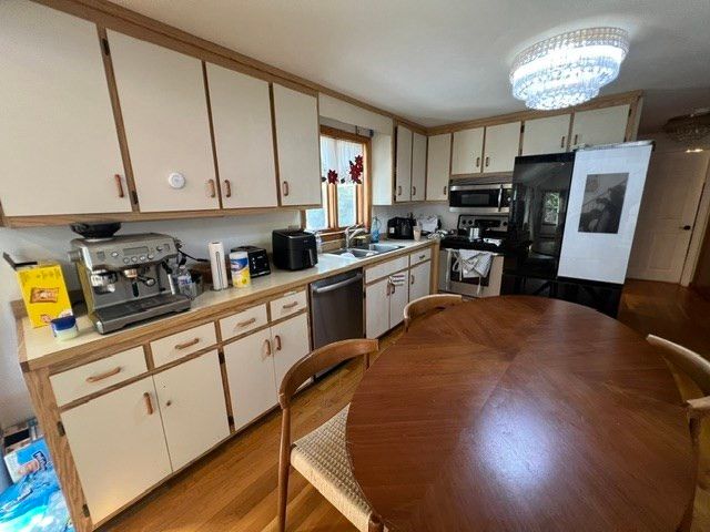 330 Pelham Road, Dracut, MA 01826