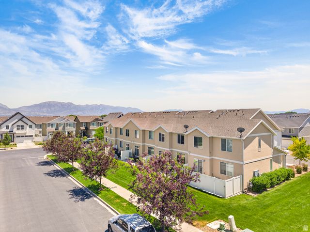 98 E HARMONY CT, Saratoga Springs, UT 84045