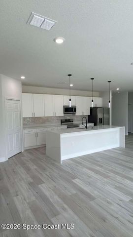 526 Oleander Lane NW, Palm Bay, FL 32907
