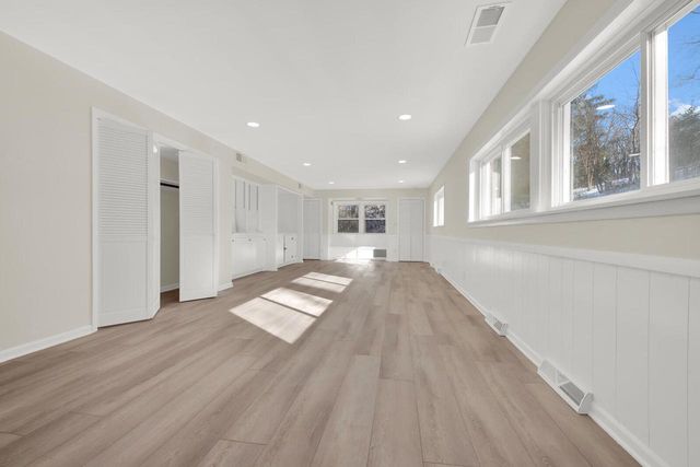 1435 Victoria CIRCLE N, Elm Grove, WI 53122