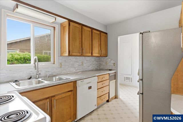 2515 Brown Rd NE, Salem, OR 97305