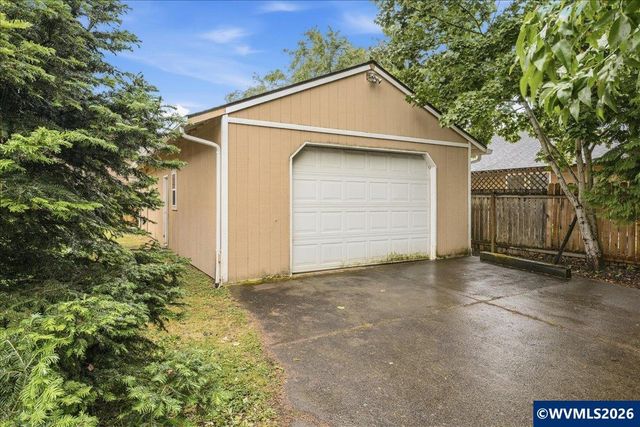 2515 Brown Rd NE, Salem, OR 97305