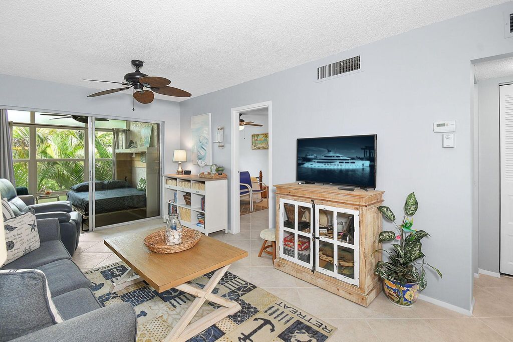 2950 SE Ocean Boulevard 132-6, Stuart, FL 34996