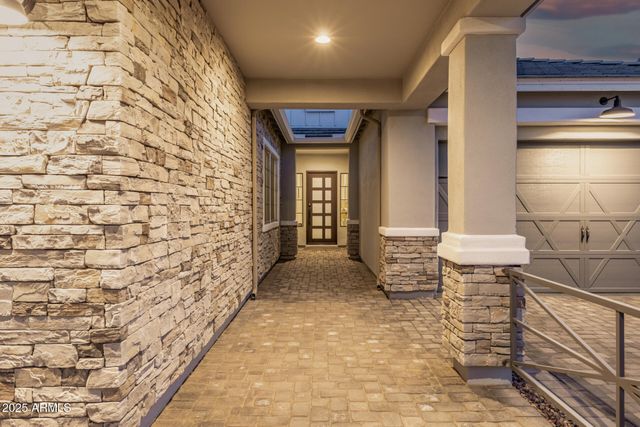 737 E NIGHTHAWK Way, Phoenix, AZ 85048