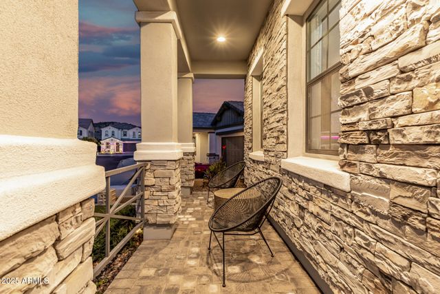 737 E NIGHTHAWK Way, Phoenix, AZ 85048