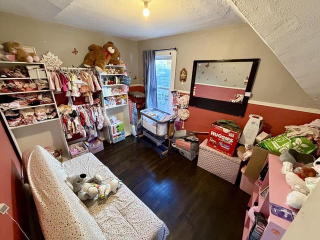 3200 Pierce STREET, Milwaukee, WI 53215
