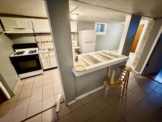3200 Pierce STREET, Milwaukee, WI 53215