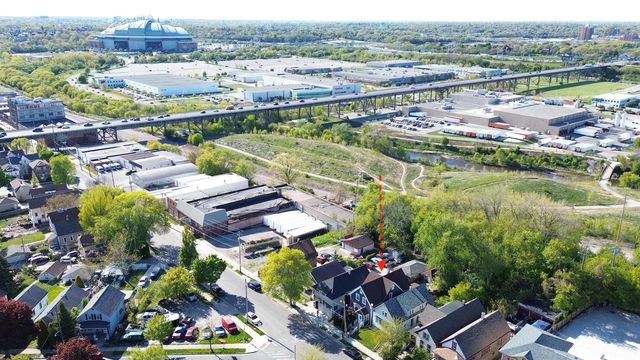 3200 Pierce STREET, Milwaukee, WI 53215