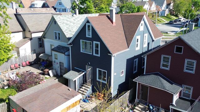 3200 Pierce STREET, Milwaukee, WI 53215