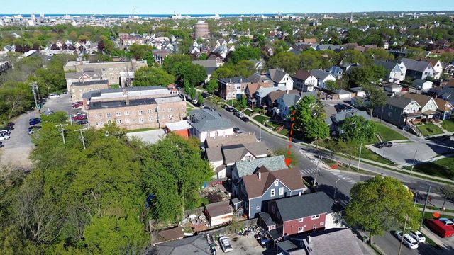 3200 Pierce STREET, Milwaukee, WI 53215