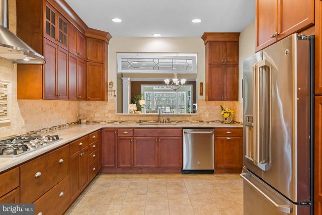 98 MCCONKEY DR, Washington Crossing, PA 18977