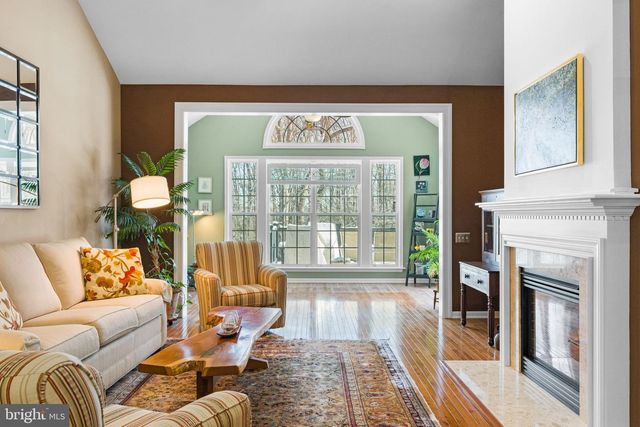 98 MCCONKEY DR, Washington Crossing, PA 18977