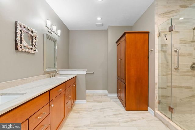 98 MCCONKEY DR, Washington Crossing, PA 18977