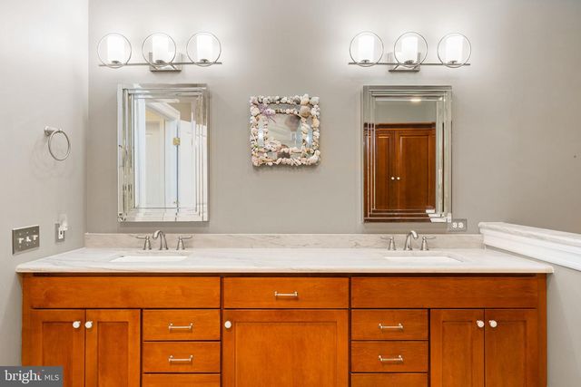 98 MCCONKEY DR, Washington Crossing, PA 18977