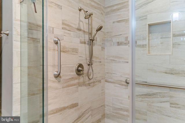 98 MCCONKEY DR, Washington Crossing, PA 18977