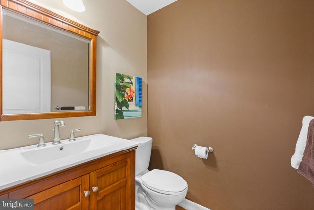 98 MCCONKEY DR, Washington Crossing, PA 18977