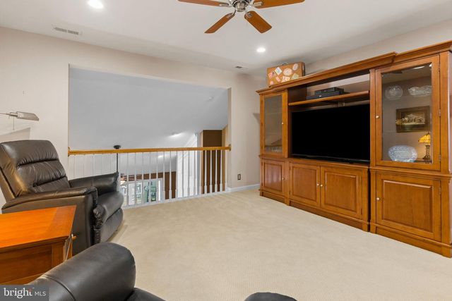 98 MCCONKEY DR, Washington Crossing, PA 18977