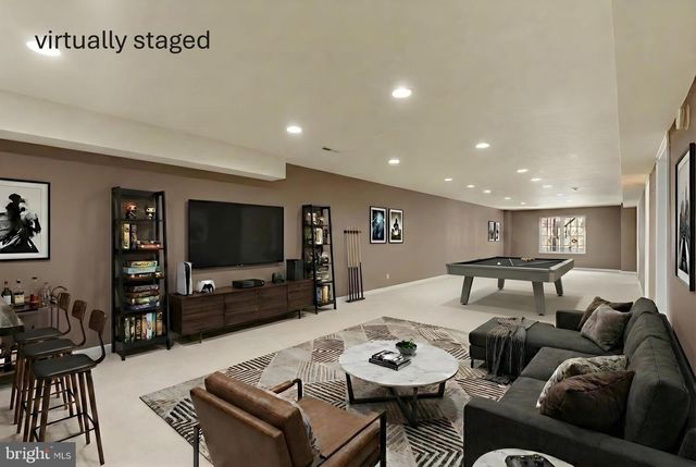 98 MCCONKEY DR, Washington Crossing, PA 18977