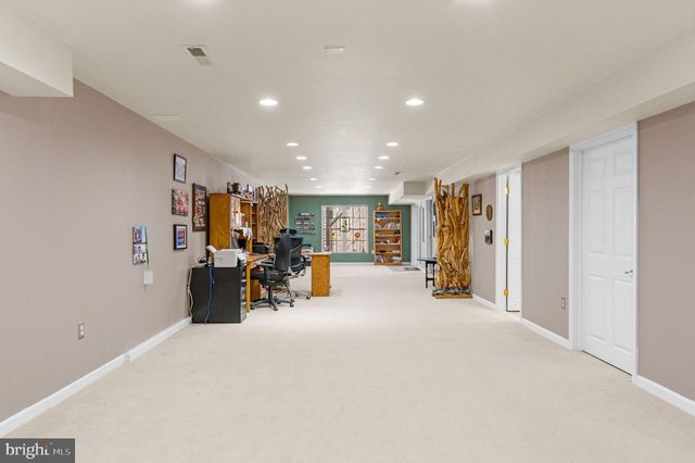 98 MCCONKEY DR, Washington Crossing, PA 18977