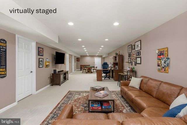 98 MCCONKEY DR, Washington Crossing, PA 18977