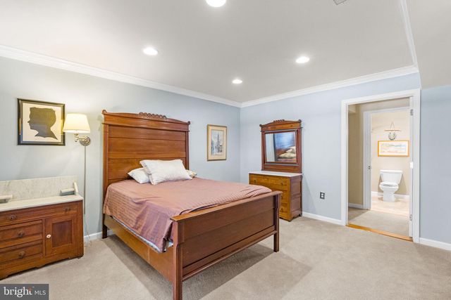 98 MCCONKEY DR, Washington Crossing, PA 18977