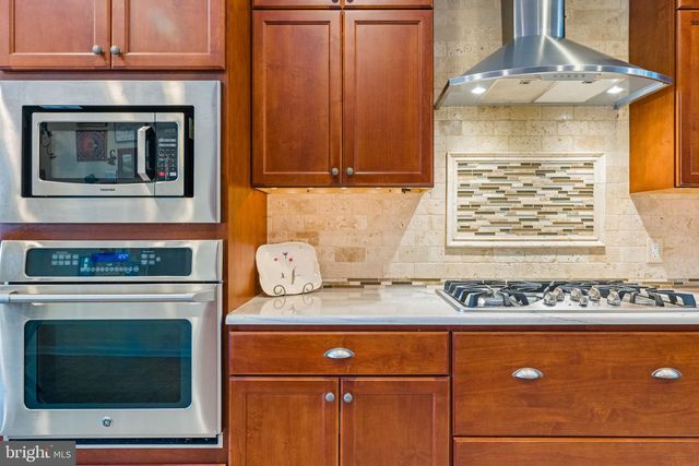 98 MCCONKEY DR, Washington Crossing, PA 18977