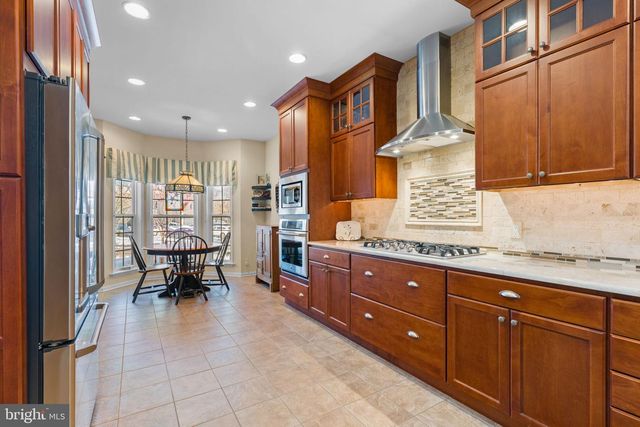 98 MCCONKEY DR, Washington Crossing, PA 18977