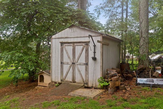 1884 Peavine Road, Rock Spring, GA 30739