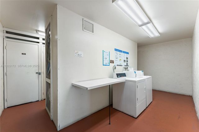 8901 S Hollybrook Blvd 303, Pembroke Pines, FL 33025