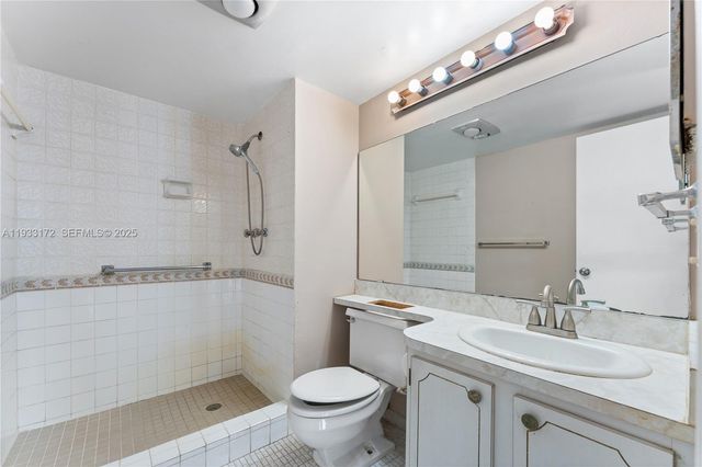 8901 S Hollybrook Blvd 303, Pembroke Pines, FL 33025